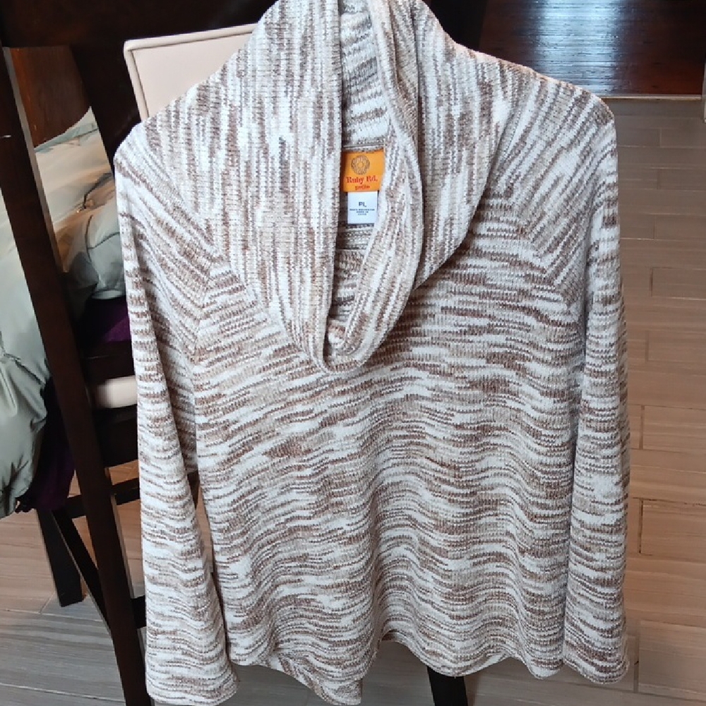 Cuddl Duds Cream and Brown Turtleneck Sweater